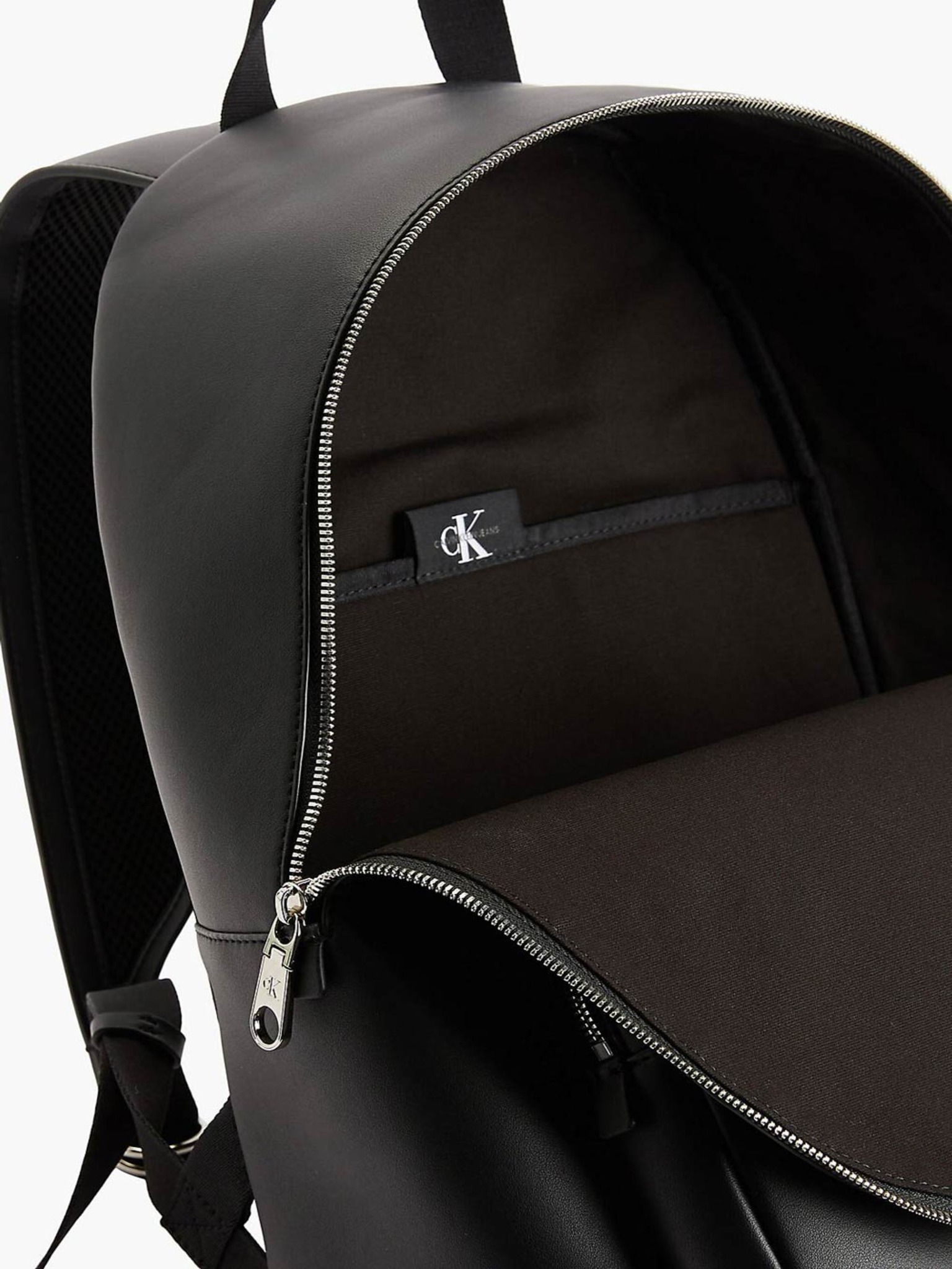 Calvin Klein - Round Backpack 