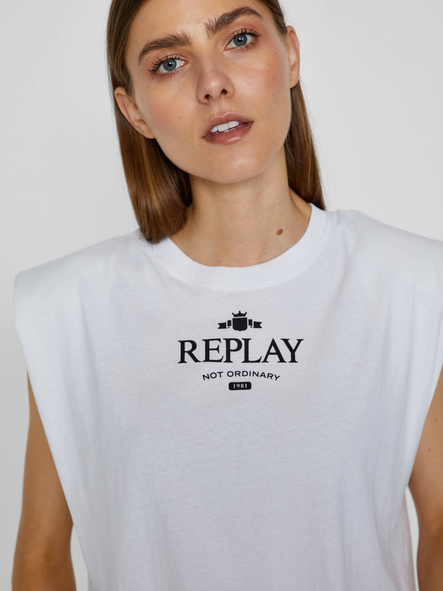 - Replay T-shirt