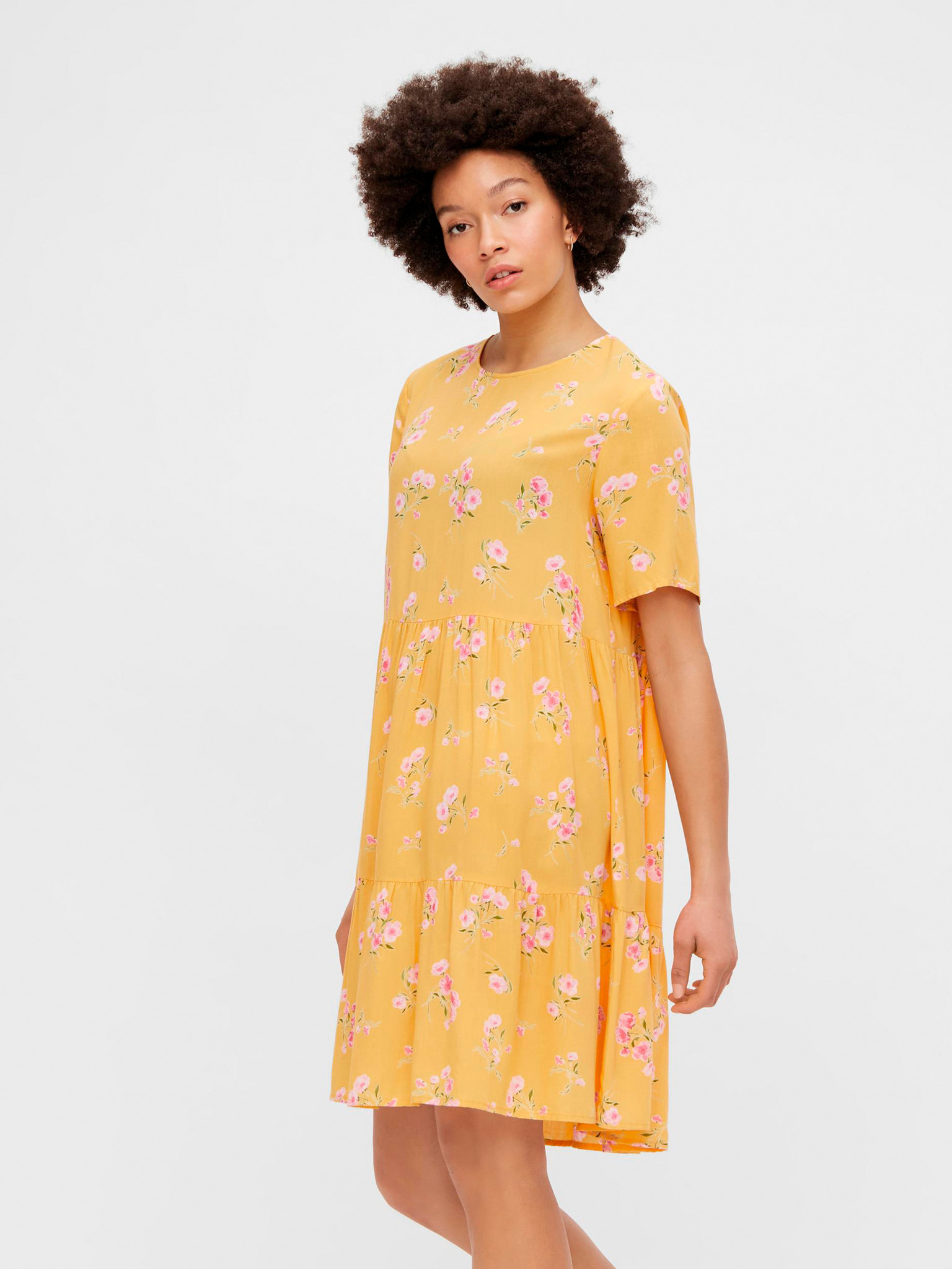 Fotografie Žluté květované volné šaty Pieces Trina - XS
