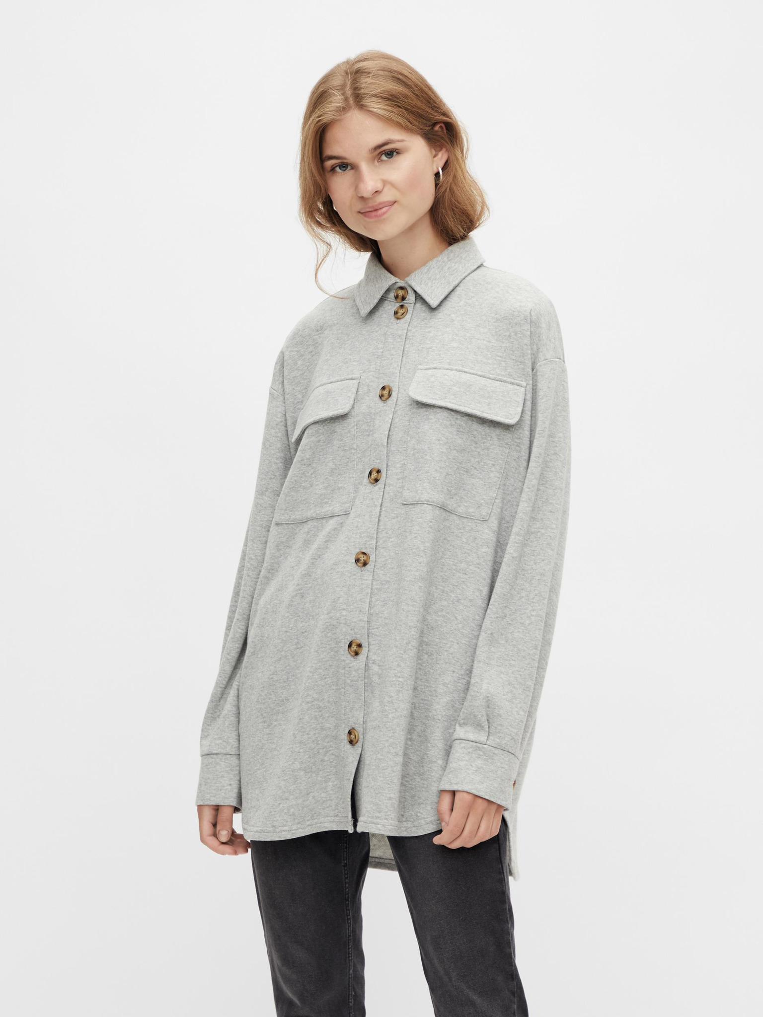 Fotografie Světle šedá dámská oversize košilová bunda Pieces Chilli - XL