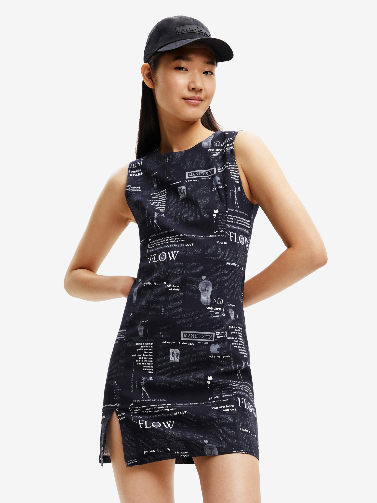 Fotografie Černé dámské vzorované šaty Desigual Lea - XL