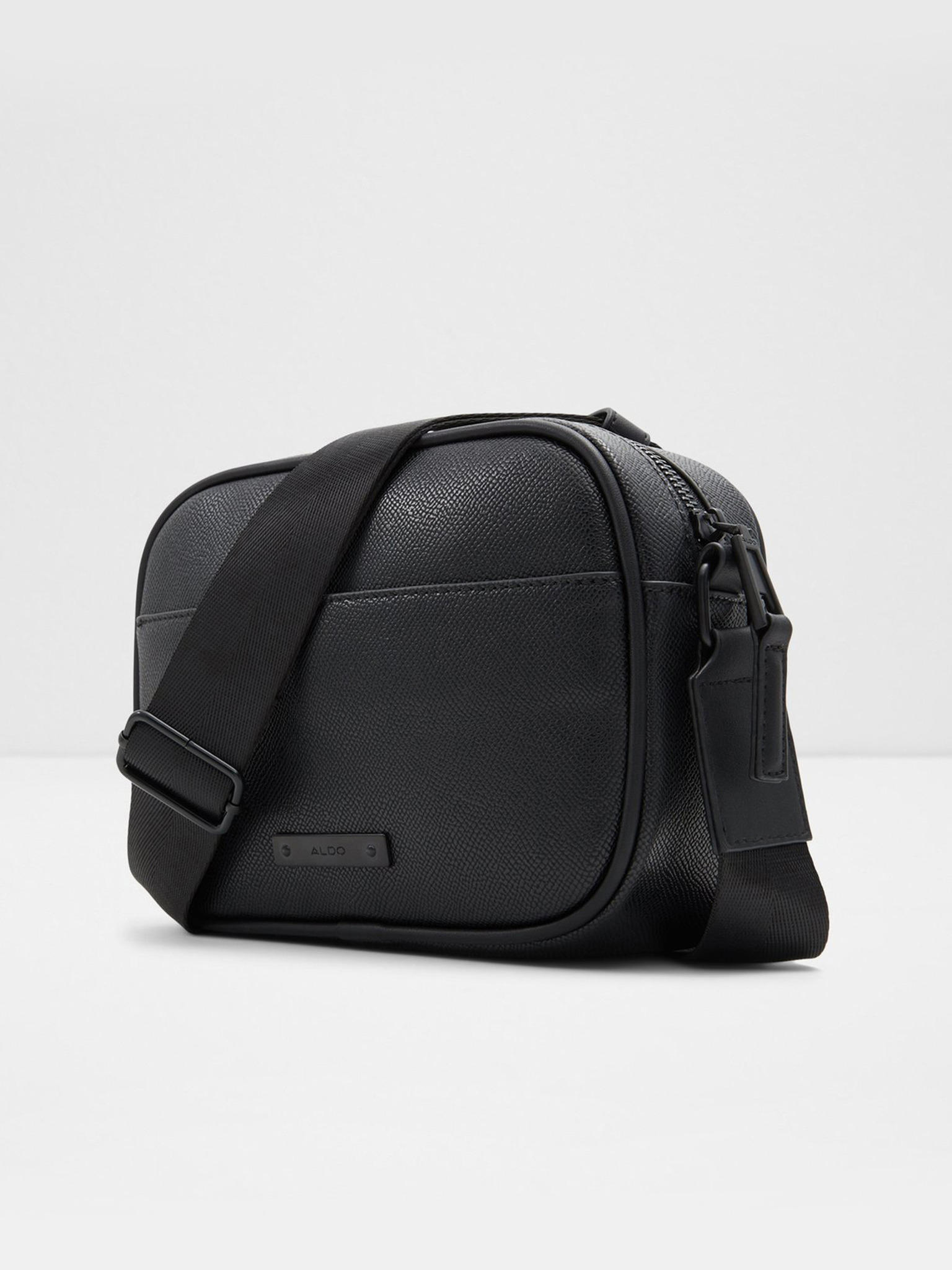 Aldo Mens Sevirenia Messenger Bag Black - Black Leather : Amazon.in: Fashion