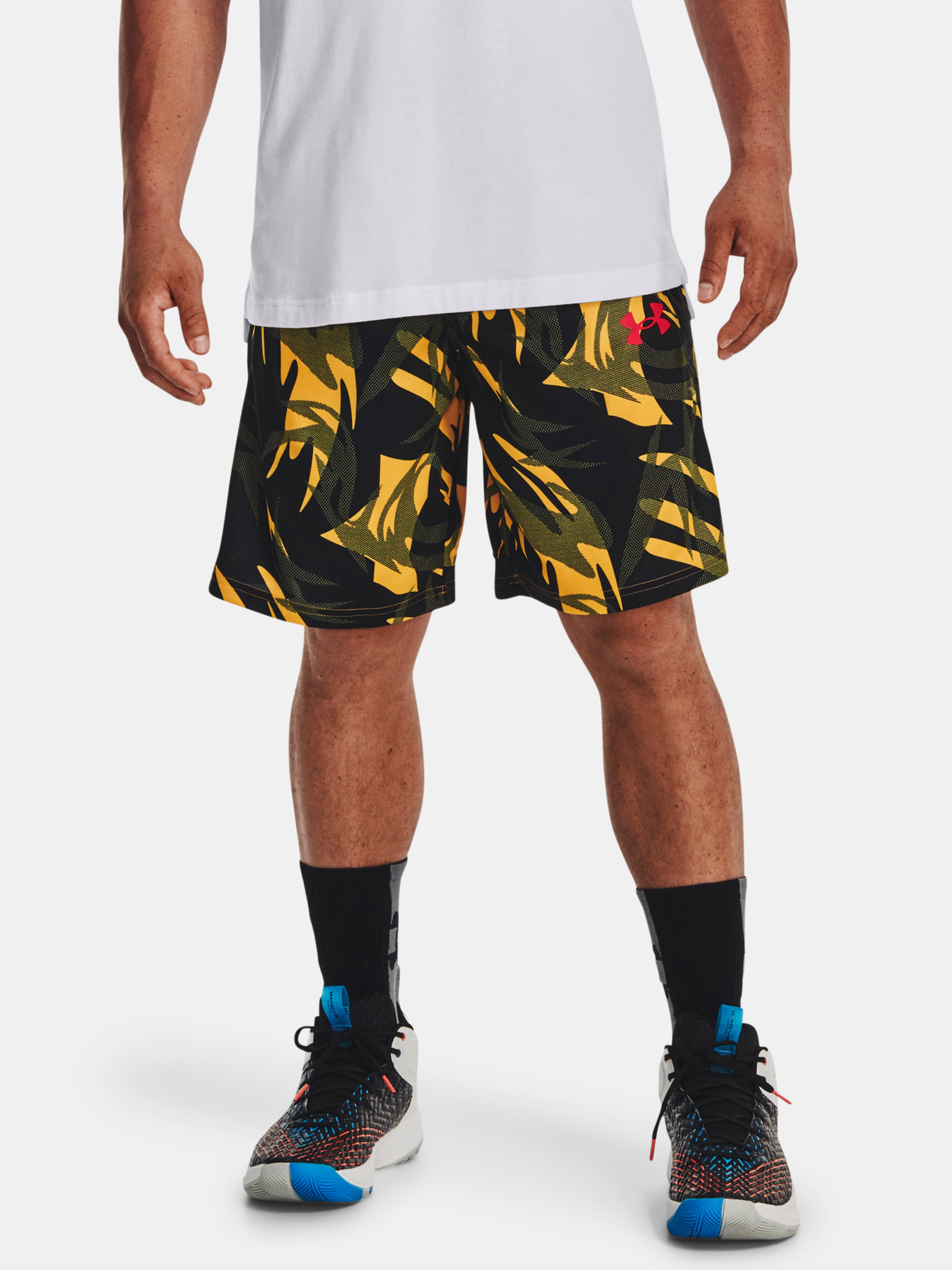 Under Armour BASELINE SHORT - Sports shorts - black/white/black 