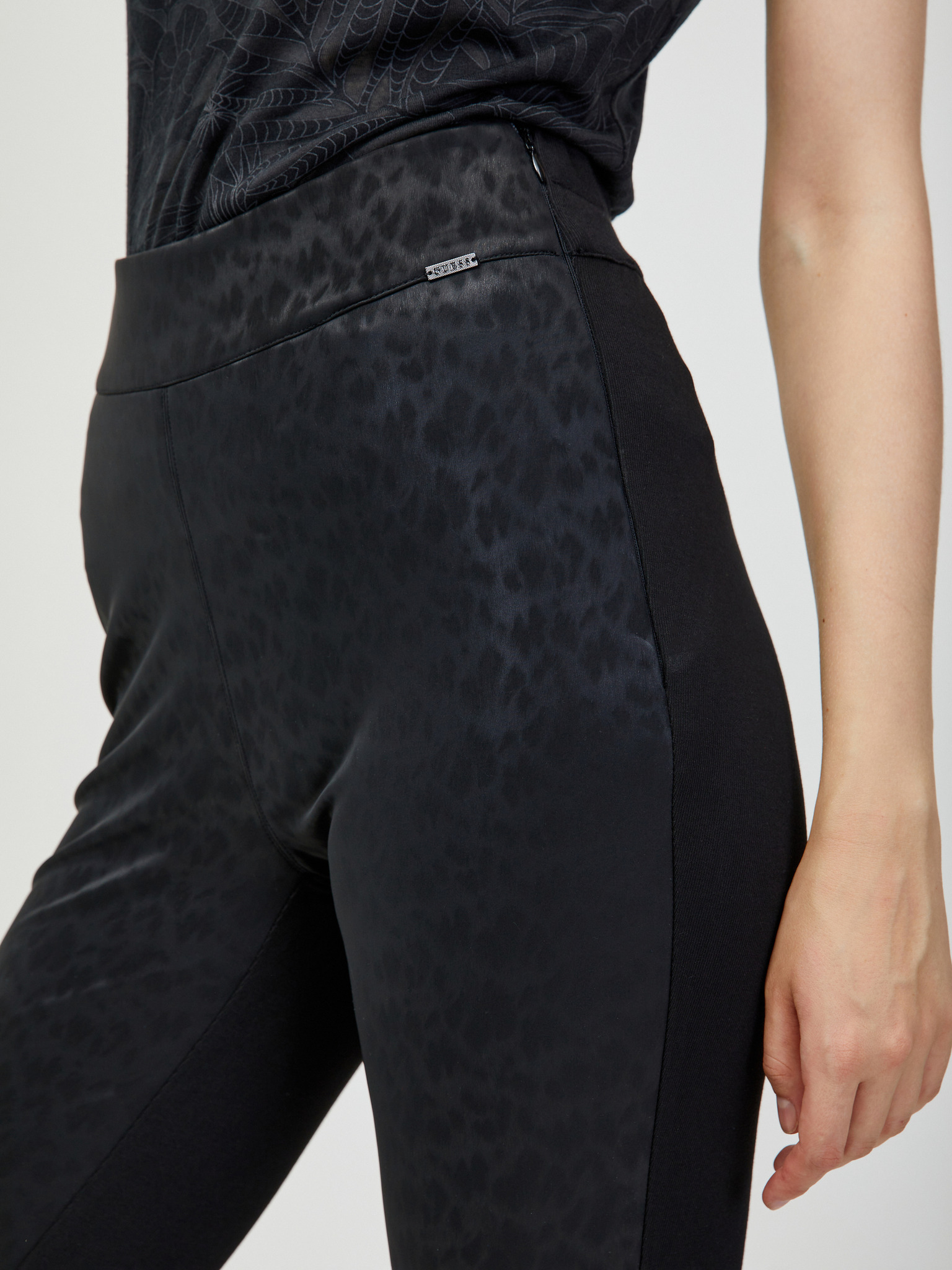$89 Guess Women's Black Stretch Faux Leather Priscilla Leggings Pants Size  XL